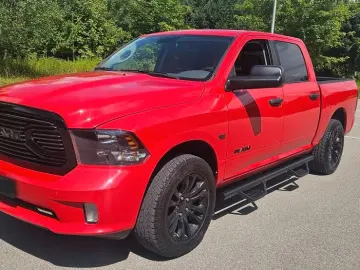 RAM 1500 5.7 V8 4X4 Crew Cab AHK NAVI APPLINK