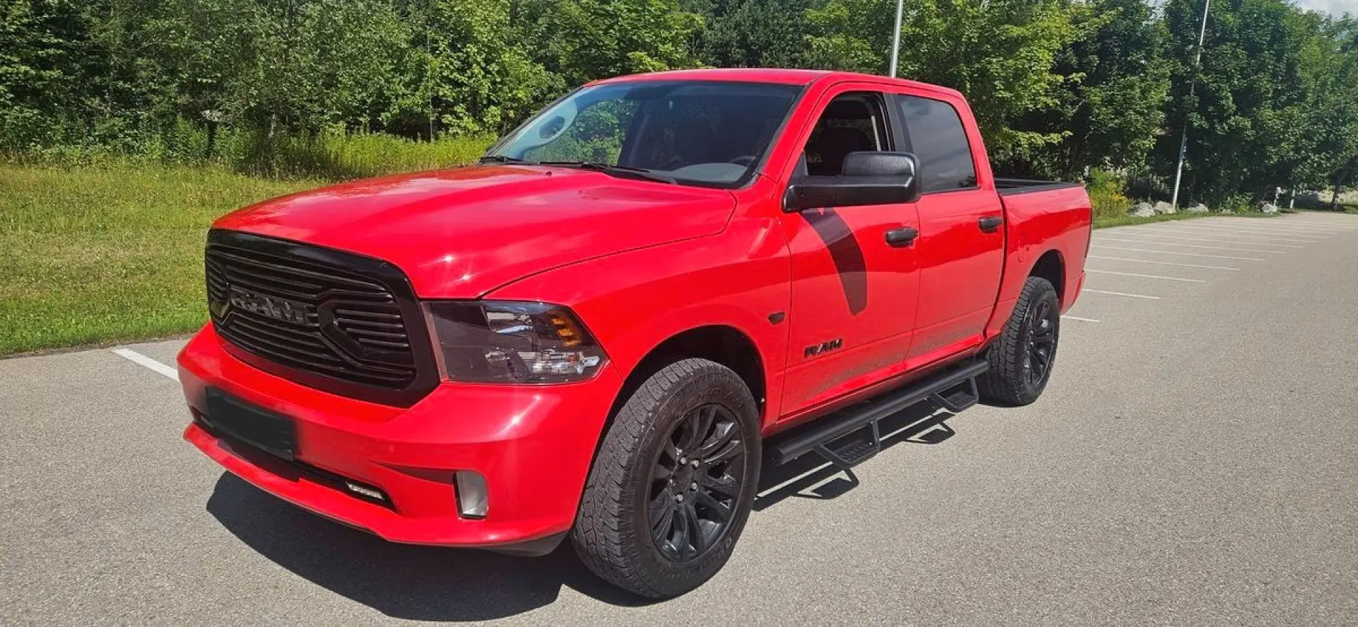 RAM 1500 5.7 V8 4X4 Crew Cab AHK+NAVI+APPLINK