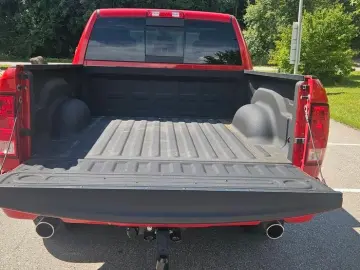 RAM 1500 5.7 V8 4X4 Crew Cab AHK+NAVI+APPLINK