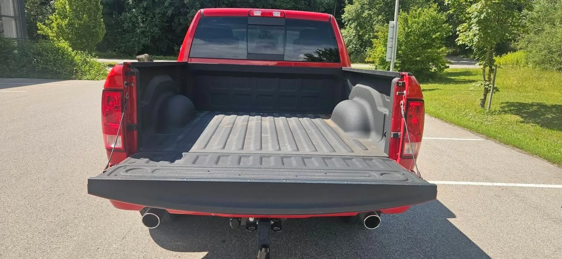 RAM 1500 5.7 V8 4X4 Crew Cab AHK+NAVI+APPLINK