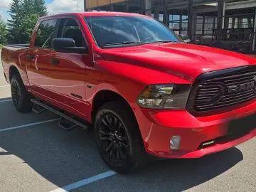 RAM 1500 5.7 V8 4X4 Crew Cab AHK+NAVI+APPLINK