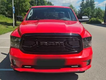RAM 1500 5.7 V8 4X4 Crew Cab AHK+NAVI+APPLINK