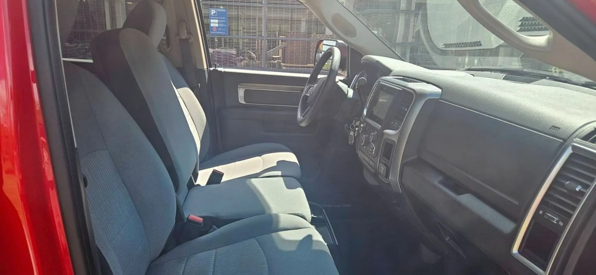 RAM 1500 5.7 V8 4X4 Crew Cab AHK+NAVI+APPLINK