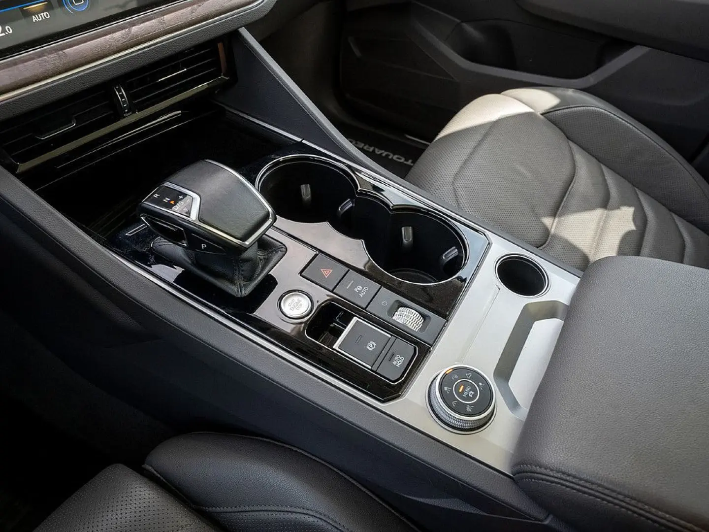 Touareg 3.0 V6 TSI eHybrid Atmosphere 4M AHK PAN