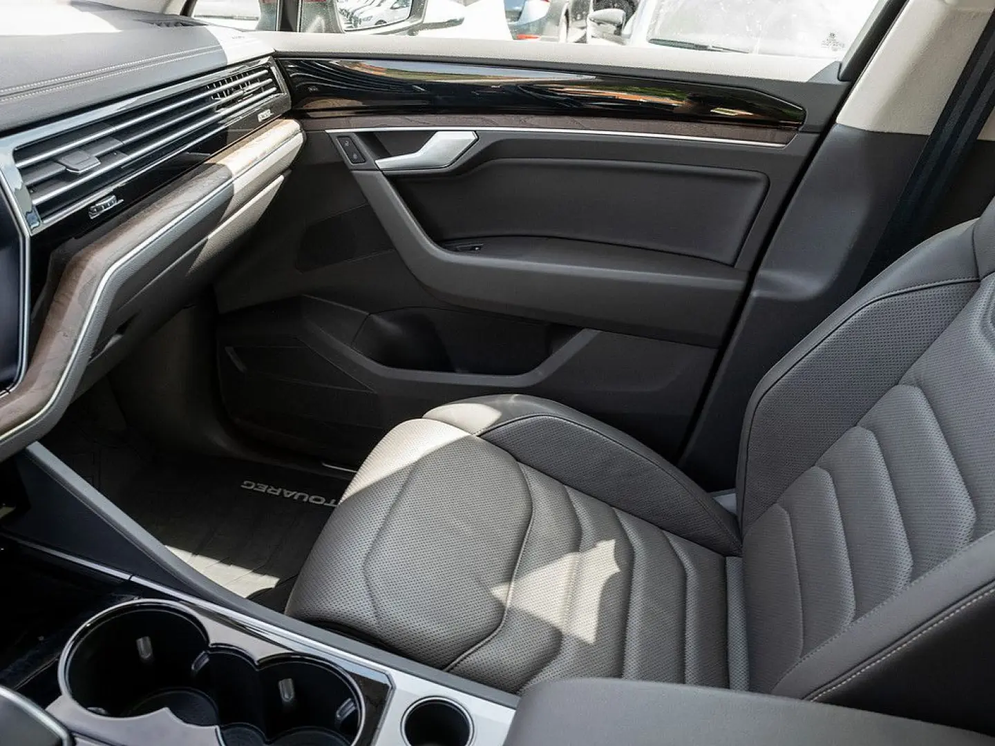 Touareg 3.0 V6 TSI eHybrid Atmosphere 4M AHK PAN