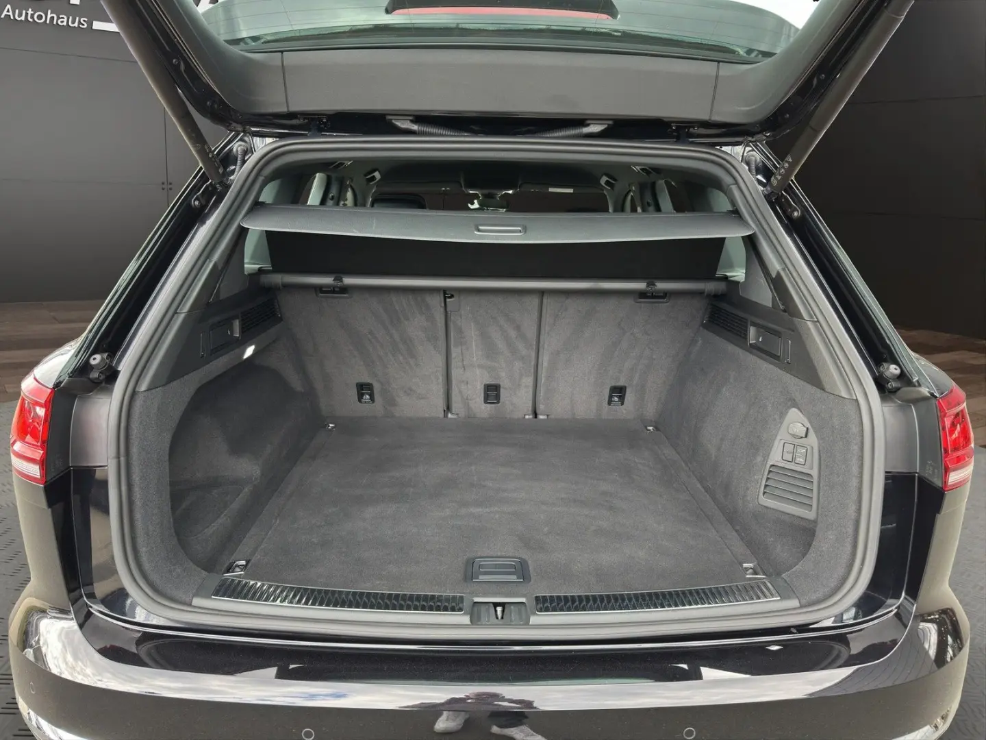 Touareg 3.0 TDI Elegance 4M Luftf.+Ventilatinon+360