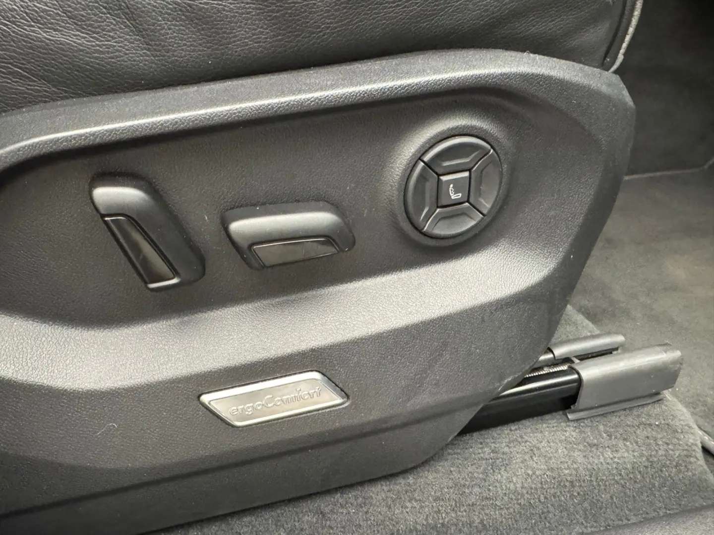 Touareg TDI 4M R-Line Matrix/Massage/Ventilation/360