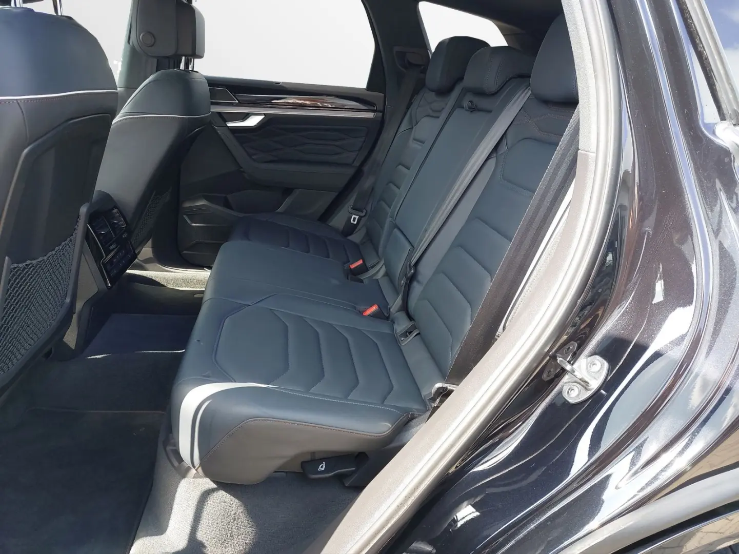 Touareg 3.0 TDI 4M One Million R-Line Black Styl