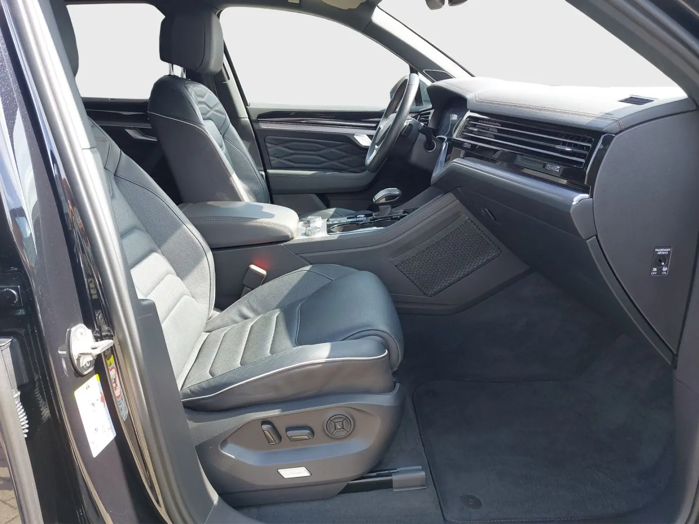 Touareg 3.0 TDI 4M One Million R-Line Black Styl