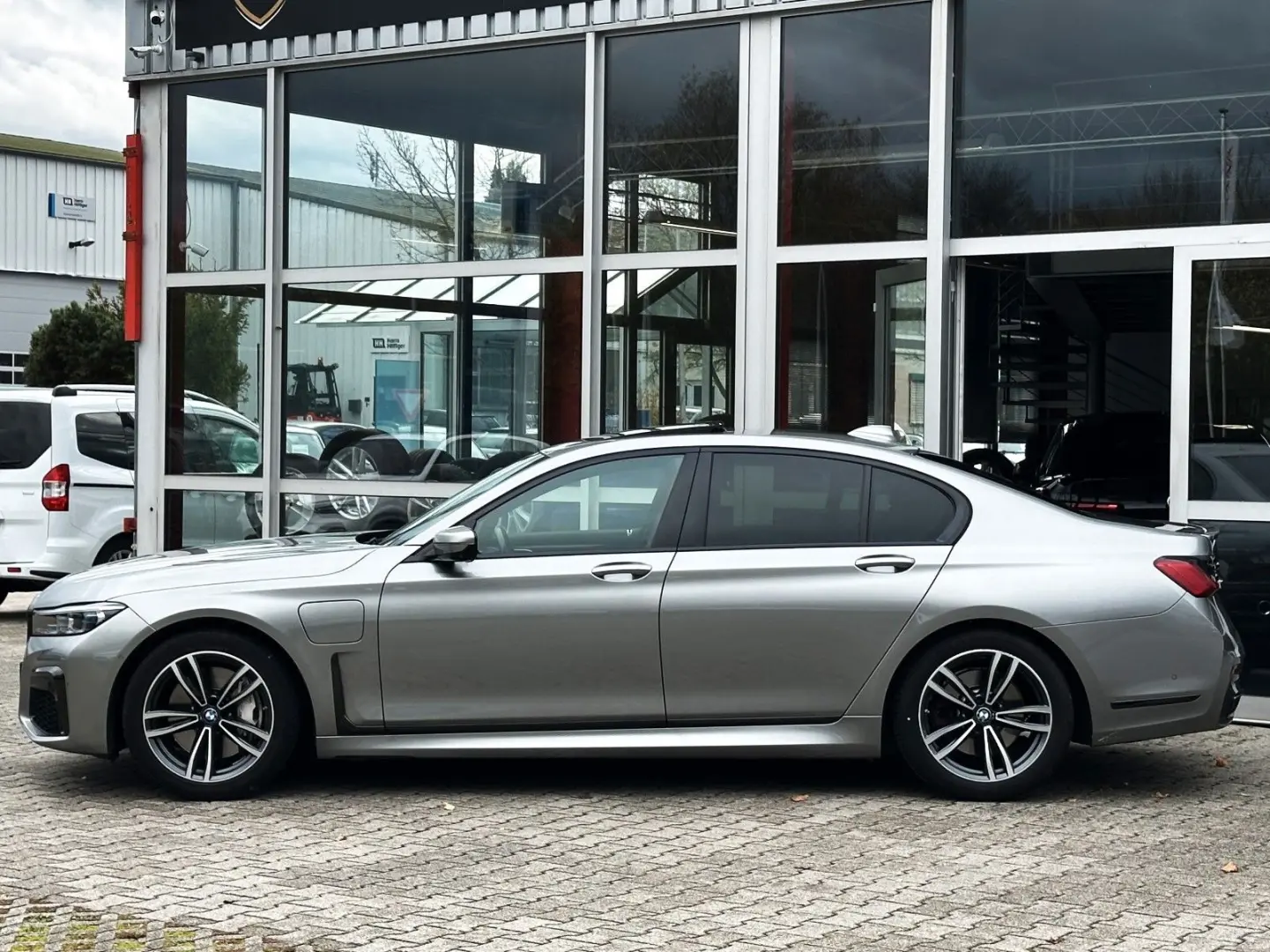 745e M SPORT SITZBELÜF+HUD+ACC+360+GSD+LUFTF+LAS