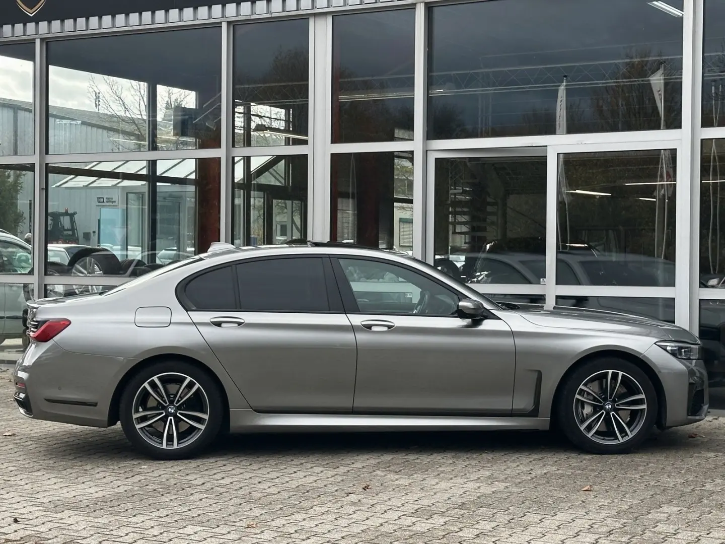 745e M SPORT SITZBELÜF+HUD+ACC+360+GSD+LUFTF+LAS