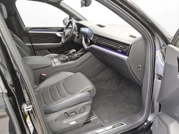 Touareg R 3.0 eHybrid 4M AHK Pano Matrix LM 22
