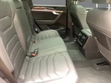 Touareg 3.0 TDI 4M R-LINE MATRIX+AIR+NAVI+Ventil+360