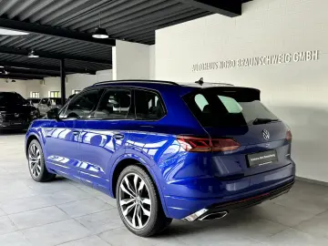 Touareg R 3.0TSI eHybrid*BlackStyle*IQ*Pano*AHK*