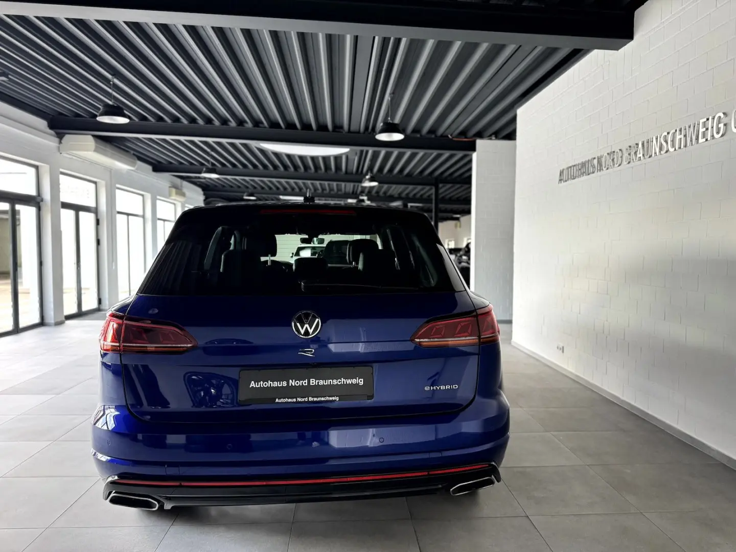 Touareg R 3.0TSI eHybrid*BlackStyle*IQ*Pano*AHK*