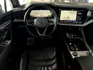 Touareg R 3.0TSI eHybrid*BlackStyle*IQ*Pano*AHK*