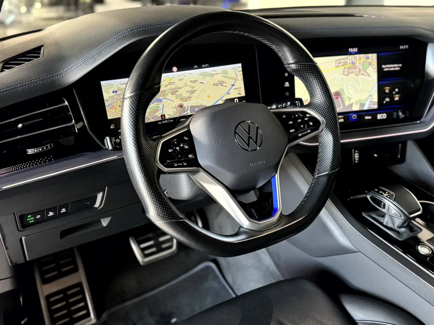 Touareg R 3.0TSI eHybrid*BlackStyle*IQ*Pano*AHK*
