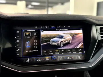 Touareg R 3.0TSI eHybrid*BlackStyle*IQ*Pano*AHK*