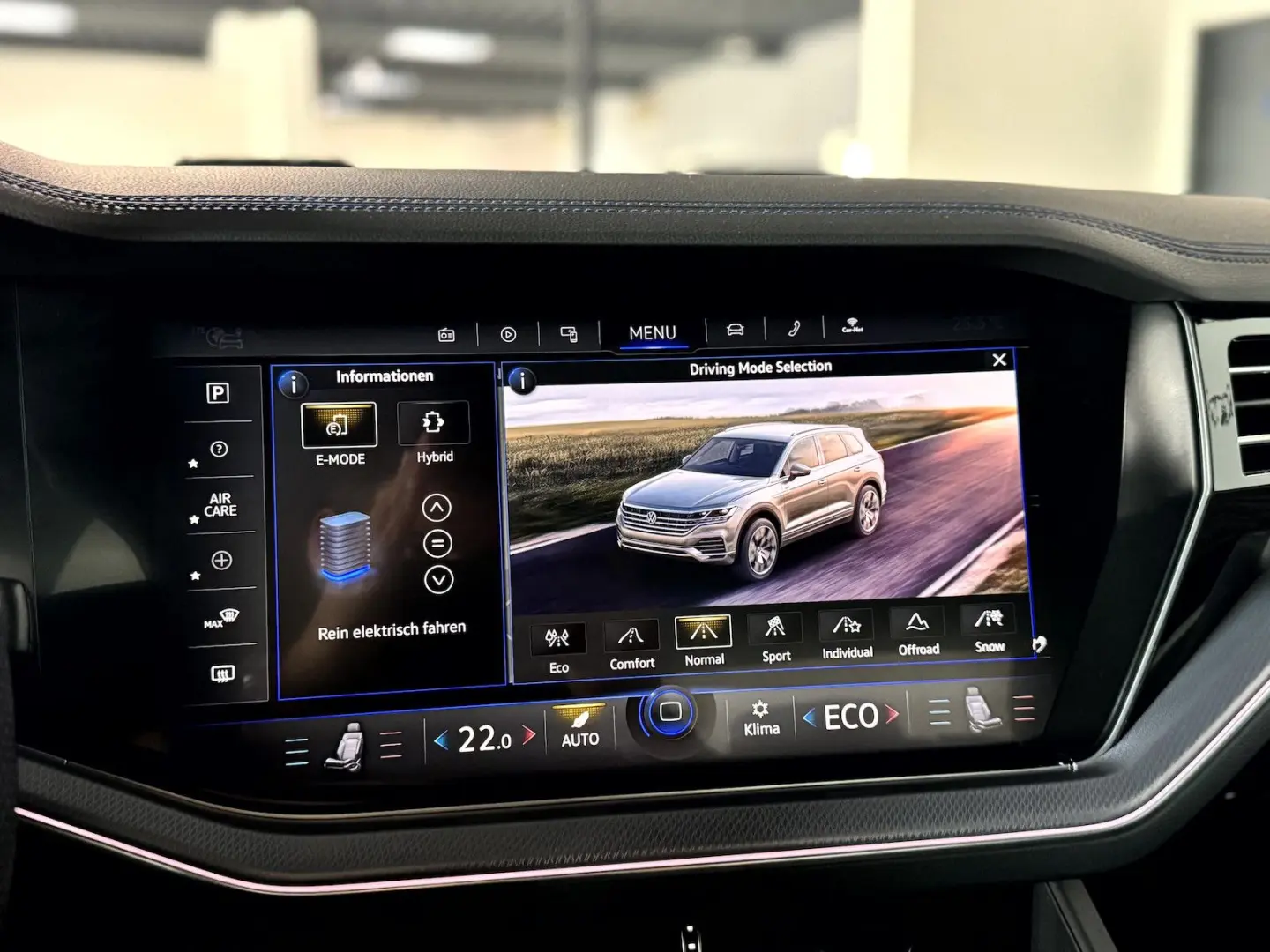 Touareg R 3.0TSI eHybrid*BlackStyle*IQ*Pano*AHK*