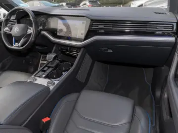 Touareg 3.0 TSI eHybrid 4Motion R PANORAMA LUFTF