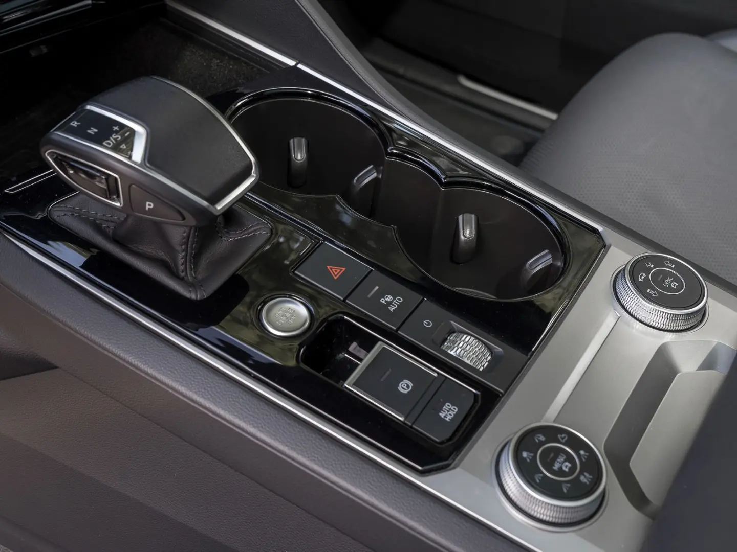 Touareg 3.0 TSI eHybrid 4Motion R PANORAMA LUFTF