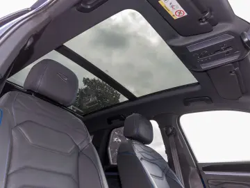 Touareg 3.0 TSI eHybrid 4Motion R PANORAMA LUFTF