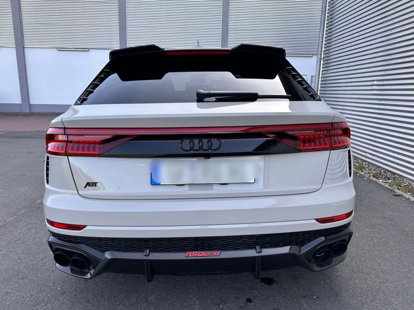 RSQ8 R ABT 740PS 1OF 125 Siambeige