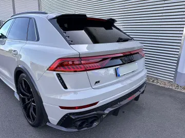 RSQ8 R ABT 740PS 1OF 125 Siambeige