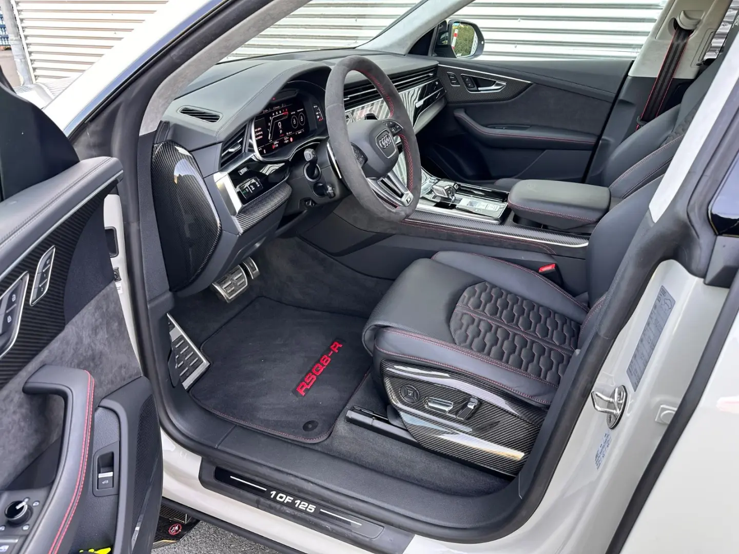 RSQ8 R ABT 740PS 1OF 125 Siambeige
