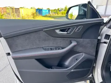 RSQ8 R ABT 740PS 1OF 125 Siambeige