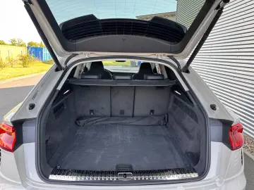RSQ8 R ABT 740PS 1OF 125 Siambeige