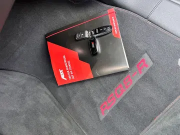 RSQ8 R ABT 740PS 1OF 125 Siambeige