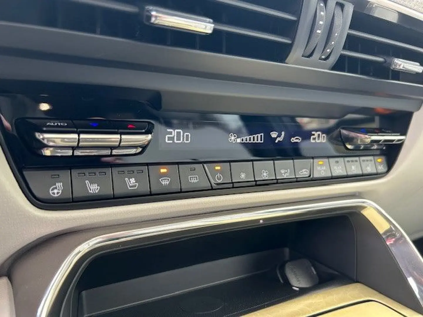 CX-80 e-SKYACTIV PHEV Takumi Plus 6-Sitzer