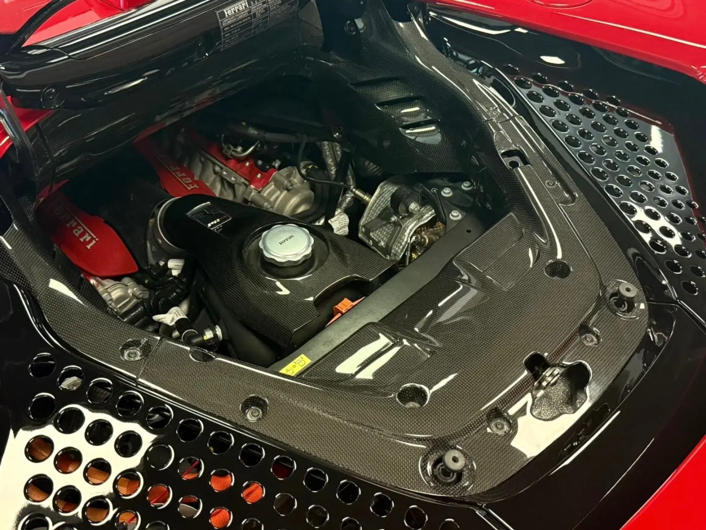 SF90 SPIDER CARBON INT&EXT RED INT JBL FULLOPT!