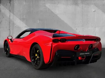 SF90 Spider*belüftete Sitze*Nackenhzg*Lift*JBL*