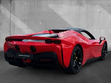SF90 Spider*belüftete Sitze*Nackenhzg*Lift*JBL*