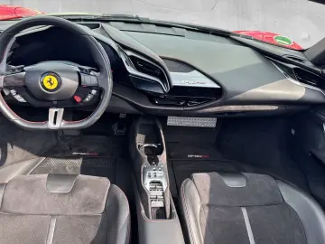 SF90 Spider*belüftete Sitze*Nackenhzg*Lift*JBL*