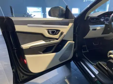 Urus S VollCarbon Pano. BangOlufsen