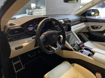 Urus S VollCarbon Pano. BangOlufsen