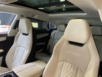 Urus S VollCarbon Pano. BangOlufsen