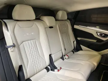 Urus S VollCarbon Pano. BangOlufsen
