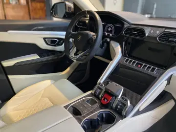 Urus S VollCarbon Pano. BangOlufsen