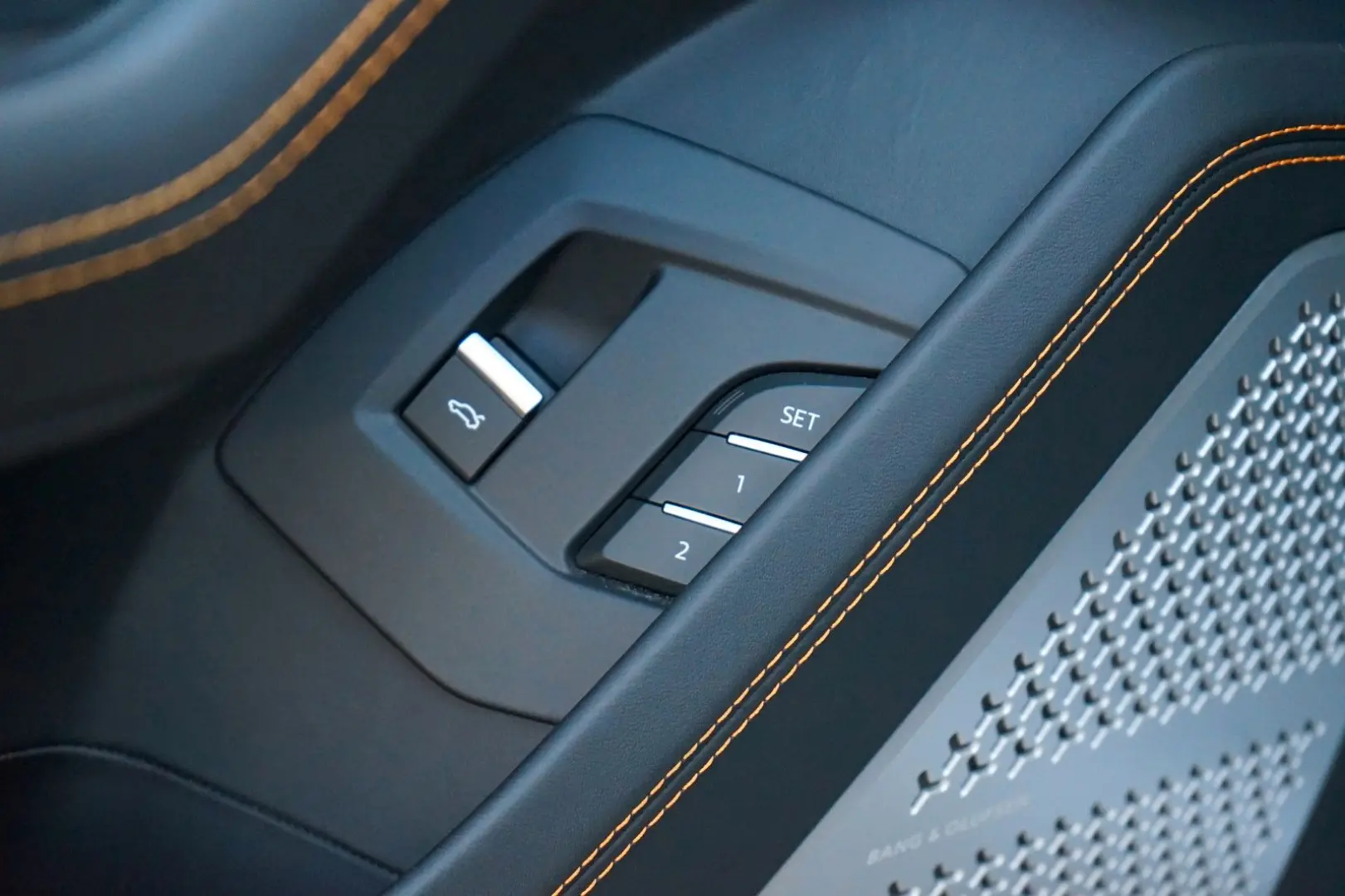 Urus 4.0 V8*ACC*B&O*PANORAMA*HEADUP*MASSAGE*LED*