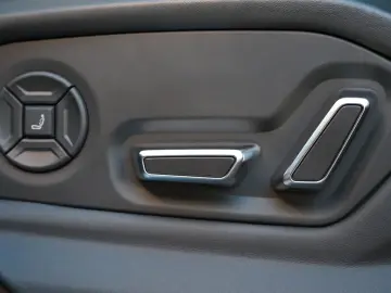 Urus 4.0 V8*ACC*B&O*PANORAMA*HEADUP*MASSAGE*LED*