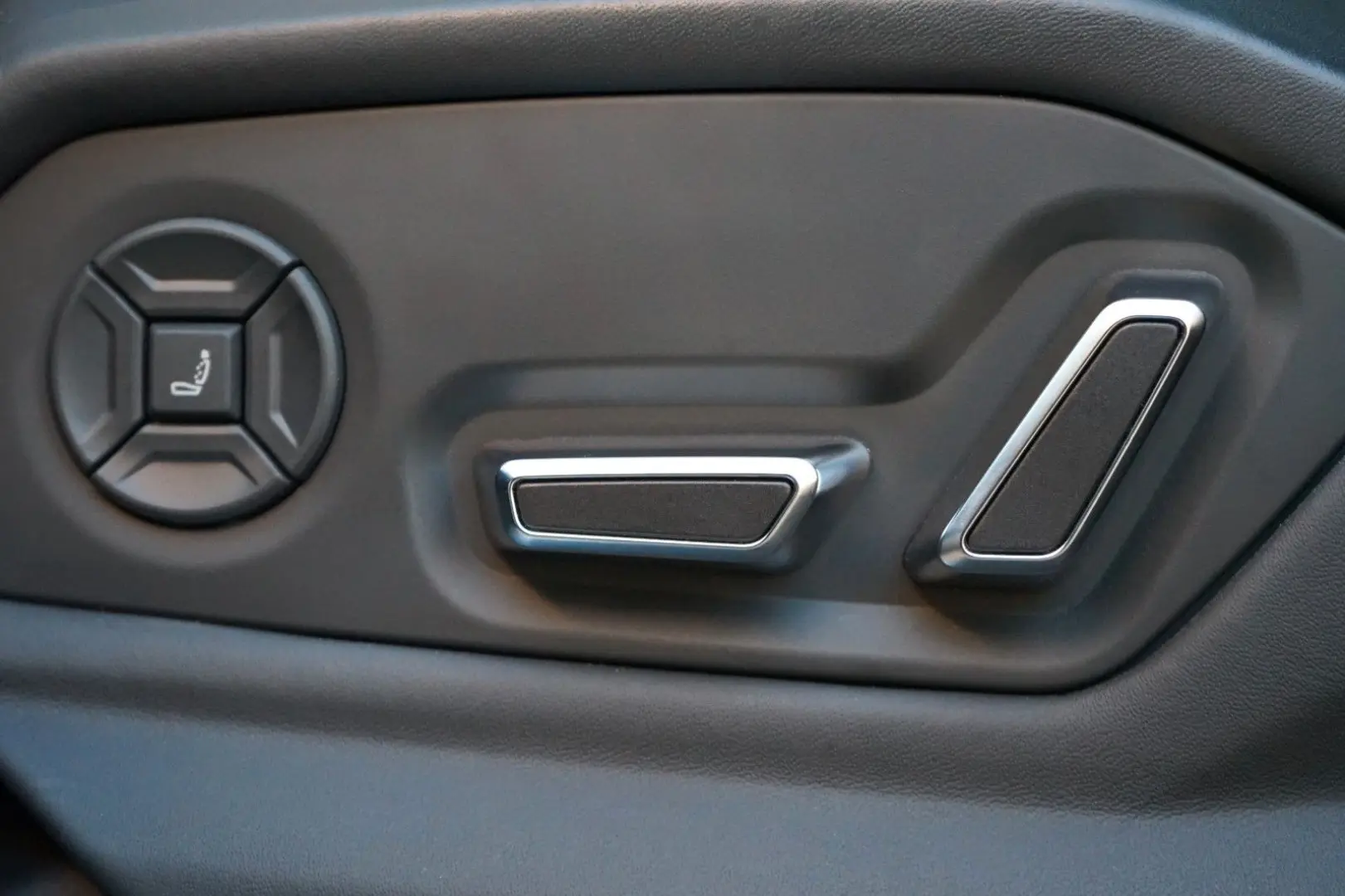 Urus 4.0 V8*ACC*B&O*PANORAMA*HEADUP*MASSAGE*LED*