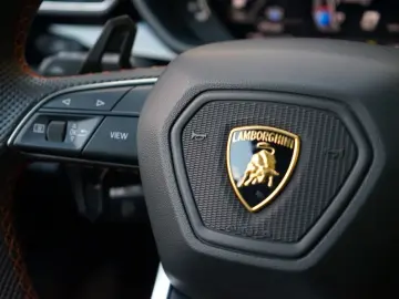 Urus 4.0 V8*ACC*B&O*PANORAMA*HEADUP*MASSAGE*LED*