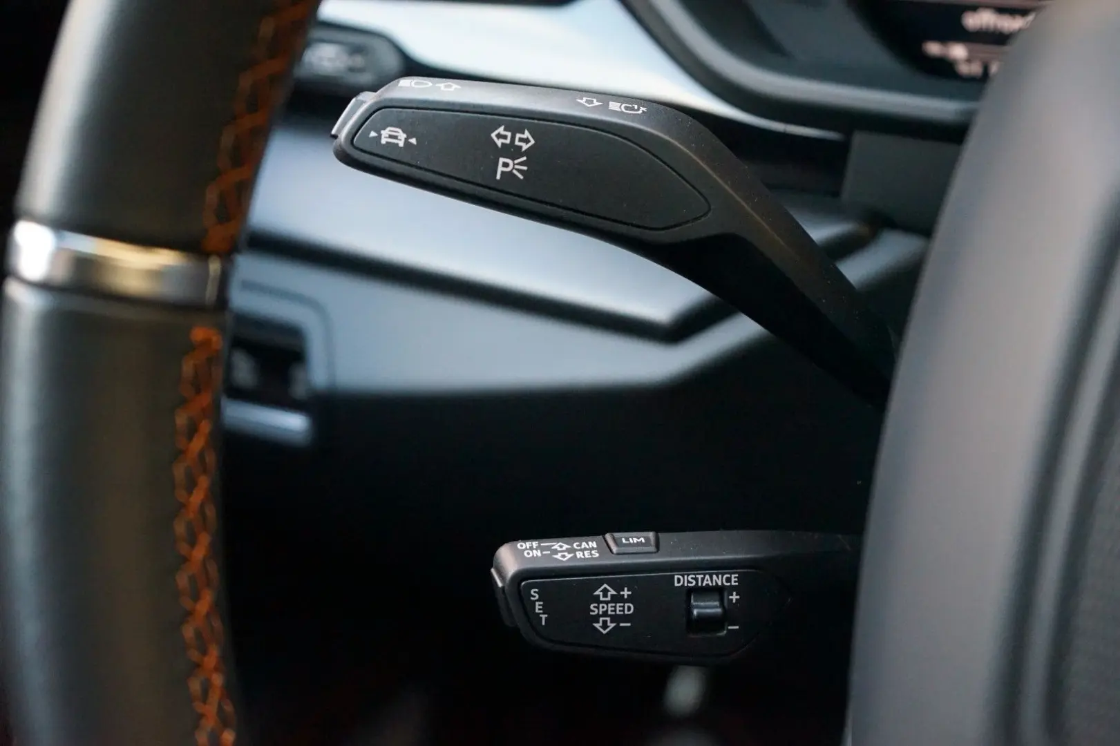 Urus 4.0 V8*ACC*B&O*PANORAMA*HEADUP*MASSAGE*LED*