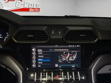 Urus 4.0 V8*ACC*B&O*PANORAMA*HEADUP*MASSAGE*LED*