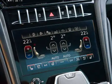 Urus 4.0 V8*ACC*B&O*PANORAMA*HEADUP*MASSAGE*LED*