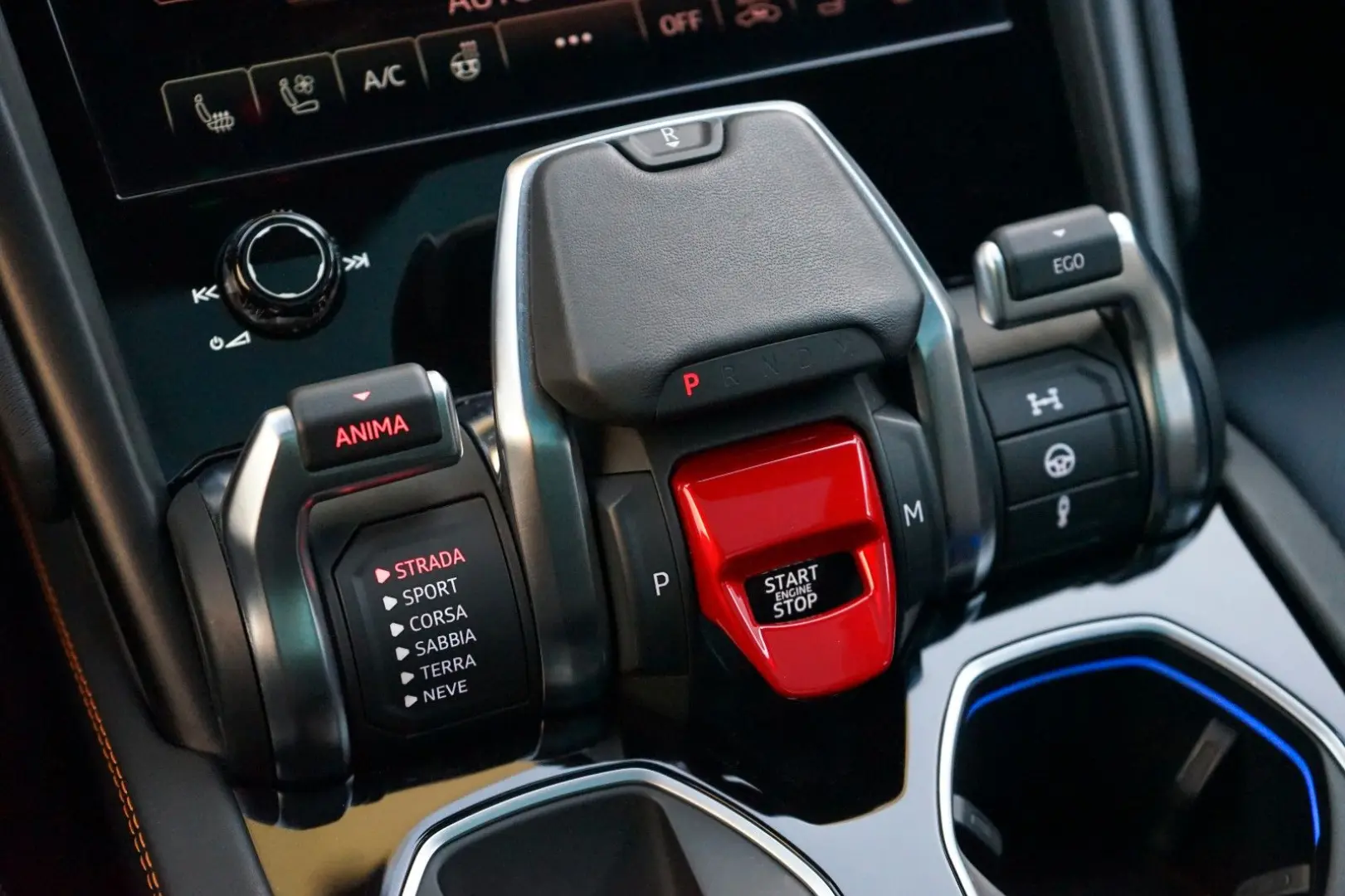Urus 4.0 V8*ACC*B&O*PANORAMA*HEADUP*MASSAGE*LED*